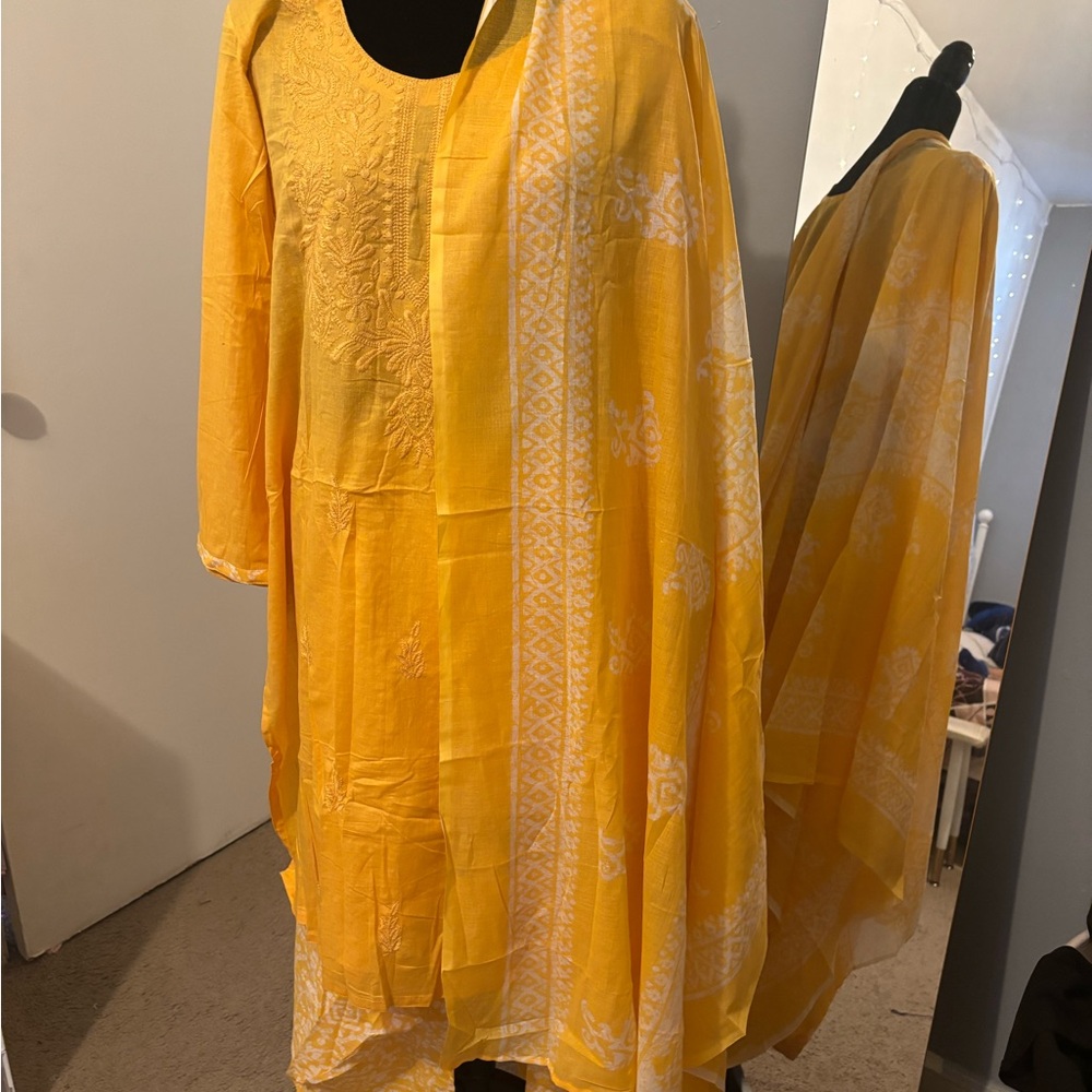 Indian salwar kameez